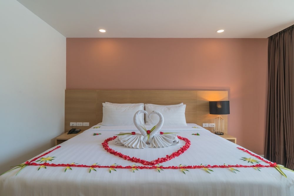 هتل نیو اسکوئر پاتونگ